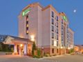 Holiday Inn Bloomington ホテルの詳細