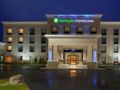 Holiday Inn Express & Suites Malone ホテルの詳細