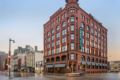 Homewood Suites by Hilton Milwaukee Downtown ホテルの詳細