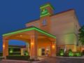 La Quinta Inn & Suites Tulsa Central ホテルの詳細