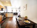 Lenox Unit 3 by Luxury Living Suites ホテルの詳細