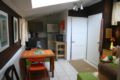 Private, quiet, and accommodating 1-Bedroom House ホテルの詳細