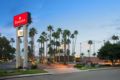 Ramada Hotel & Conference Center by Wyndham San Diego North ホテルの詳細