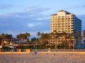 The Waterfront Beach Resort, a Hilton Hotel ホテルの詳細
