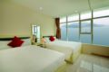 32. OCEAN VIEW FROM BEDROOM APARTMENT 4 people-40 ホテルの詳細