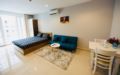 5 Sky Center 1BR Apt with Balcony & Pool View ホテルの詳細