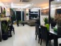 Green and sunny apartment in Hanoi center ホテルの詳細