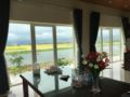 Lotus House with beautiful rice field view ホテルの詳細