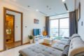 Luxurious Sky-View Gateway | LuLuHomes Apartments ホテルの詳細