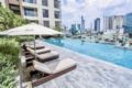 Luxury apartments with city view, free pool / gym ホテルの詳細