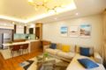 Modern Apartment with panoramic view of west lake ホテルの詳細