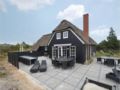 Six-Bedroom Holiday Home in Blavand ホテルの詳細