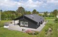 Three-Bedroom Holiday home with a Fireplace in Frederikshavn ホテルの詳細