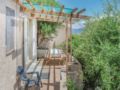0-Bedroom Apartment in Ile Rousse ホテルの詳細