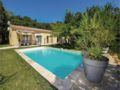 Five-Bedroom Holiday Home in Grignan ホテルの詳細