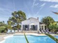Five-Bedroom Holiday Home in Valbonne ホテルの詳細