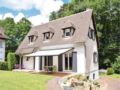 Four-Bedroom Holiday Home in Bagnoles de l'Orne ホテルの詳細