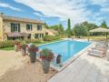 Four-Bedroom Holiday Home in Eygalieres ホテルの詳細