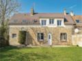 Four-Bedroom Holiday Home in Saint Germain sur Ay ホテルの詳細