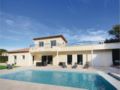 Four-Bedroom Holiday Home in Saint Raphael ホテルの詳細