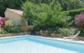 Holiday Home Eyragues Chemin De L'Arenier II ホテルの詳細