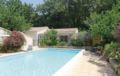 Holiday Home Eyragues Chemin De L'Arenier ホテルの詳細