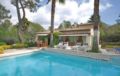 Holiday Home Roquefort les Pins 08 ホテルの詳細