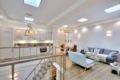 New Luxury Refurbished Flat Banane/Rue d'Antibes ホテルの詳細