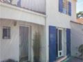 Three-Bedroom Holiday Home in La Tranche/Mer ホテルの詳細