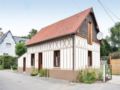Three-Bedroom Holiday Home in Le Bourg-Dun ホテルの詳細