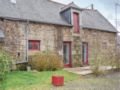 Two-Bedroom Holiday Home in Pommerit le Vicomte ホテルの詳細