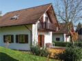 Five-Bedroom Holiday Home in Kirchheim ホテルの詳細