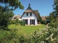 Three-Bedroom Holiday Home in Borgerende ホテルの詳細