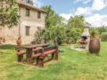 Seven-Bedroom Holiday Home in Pietrafitta (PG) ホテルの詳細