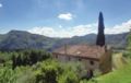 Three-Bedroom Apartment Camaiore -LU- with a Fireplace 05 ホテルの詳細