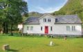 Four-Bedroom Holiday home Eikelandsosen with a Fireplace 02 ホテルの詳細