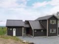 Four-Bedroom Holiday Home in Sogndal ホテルの詳細