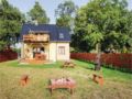 Four-Bedroom Holiday Home in Nowe Warpno ホテルの詳細