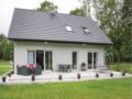 Three-Bedroom Holiday Home in Nowe Warpno ホテルの詳細