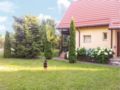 Three bedroom holiday home in Sikorzyno ホテルの詳細