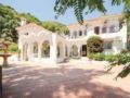 Seven-Bedroom Holiday Home in Ojen, Marbella ホテルの詳細