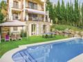 Six-Bedroom Holiday Home in Benahavis, Malaga ホテルの詳細