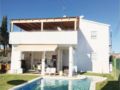 Three-Bedroom Apartment in Roda de Bara ホテルの詳細
