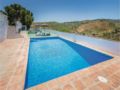 Three-Bedroom Holiday Home in El Borge ホテルの詳細