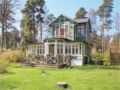Four-Bedroom Holiday Home in Ystad ホテルの詳細