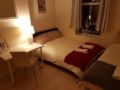 Simple, cosy private house, 15-min walk from City Centre' ホテルの詳細