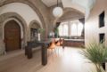 Spacious Award Winning Church Tower Conversion ホテルの詳細