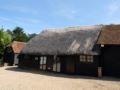 The Thatched Barn ホテルの詳細